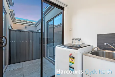 Property photo of 34 Wilkiea Crescent Cranbourne North VIC 3977