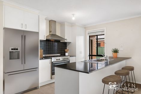 Property photo of 27 Irontree Close Kangaroo Flat VIC 3555