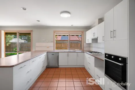Property photo of 33 Hedgeley Drive Berwick VIC 3806