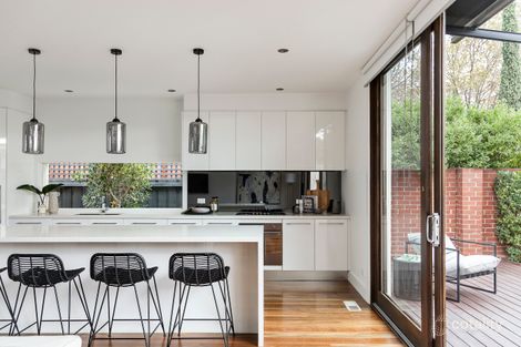 Property photo of 104 Kerferd Road Albert Park VIC 3206