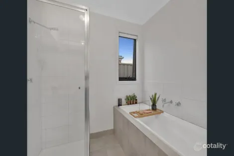 Property photo of 6 Beavers Street Mickleham VIC 3064