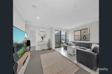 Property photo of 6 Beavers Street Mickleham VIC 3064