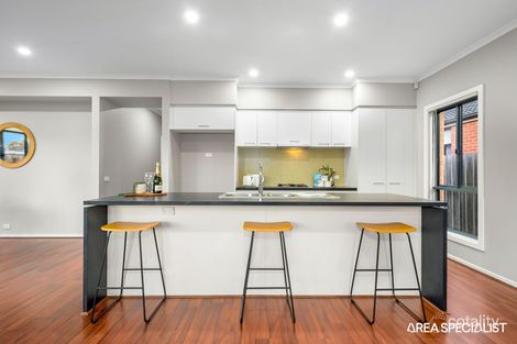 Property photo of 15 Black Wattle Way Cranbourne VIC 3977