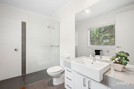 Property photo of 24 Knollbrook Close Highton VIC 3216