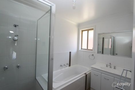 Property photo of 6 Jarrah Court Kelso NSW 2795