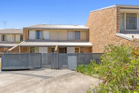 10/1 George Bass Dr, Batehaven, NSW 2536