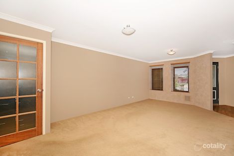Property photo of 32 Grandmere Parade Meadow Springs WA 6210