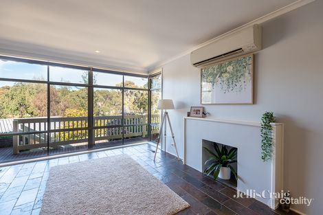 Property photo of 10 Lorraine Drive Briar Hill VIC 3088