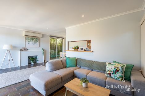 Property photo of 10 Lorraine Drive Briar Hill VIC 3088