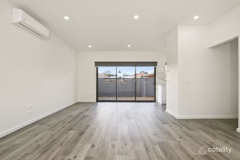 Property photo of 2/5 Bristol Road Pascoe Vale VIC 3044