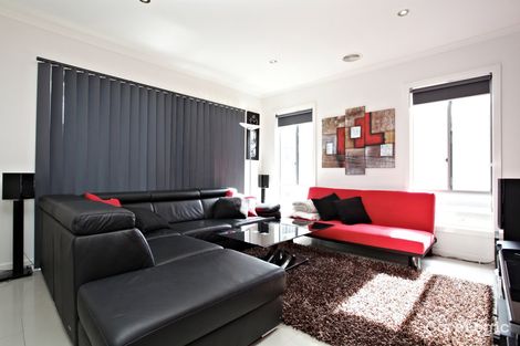 Property photo of 9 Parkes Way Burnside Heights VIC 3023