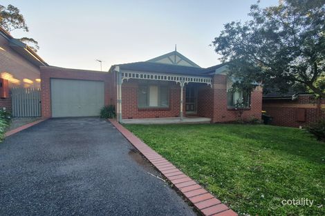 Property photo of 17 Piccadilly Close Greensborough VIC 3088