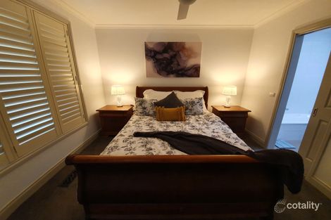 Property photo of 17 Piccadilly Close Greensborough VIC 3088