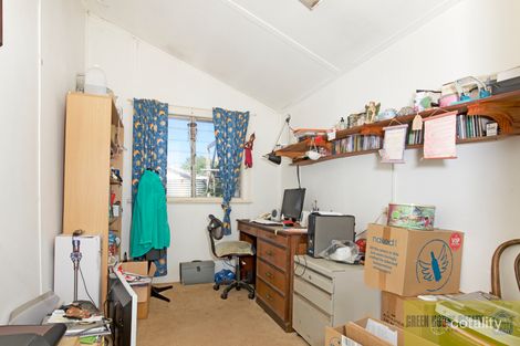 Property photo of 33 Marginata Crescent Dwellingup WA 6213
