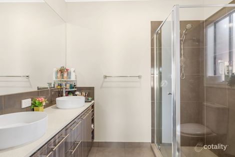 Property photo of 11 Salinga Drive Werribee VIC 3030