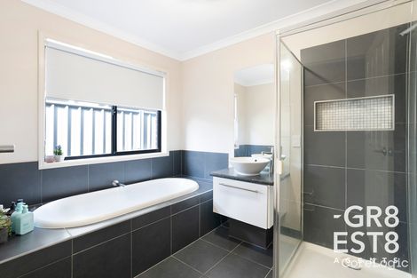 Property photo of 27 Jupiter Crescent Cranbourne West VIC 3977