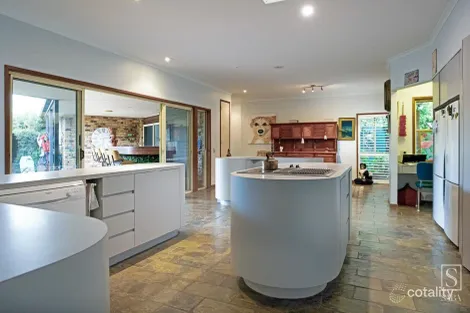 Property photo of 4 Kenny Mount Ommaney QLD 4074