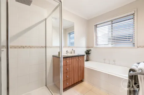 Property photo of 16 Merrijig Crescent Doreen VIC 3754