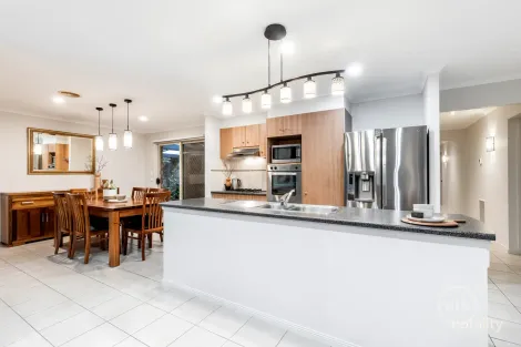 Property photo of 16 Merrijig Crescent Doreen VIC 3754