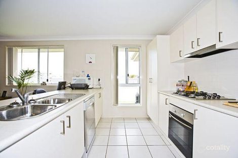 Property photo of 17 Northridge Drive Cameron Park NSW 2285