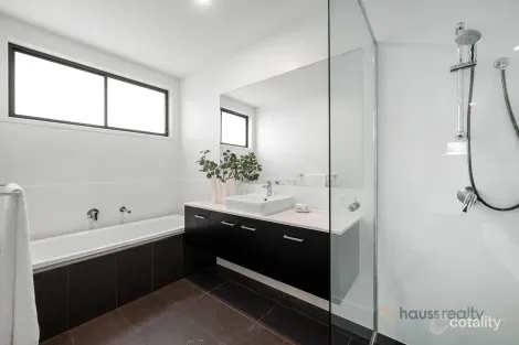 Property photo of 90 Oxley Road Chelmer QLD 4068