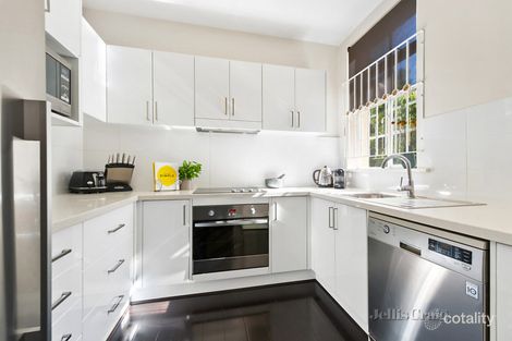 Property photo of 11/246 Albert Street East Melbourne VIC 3002