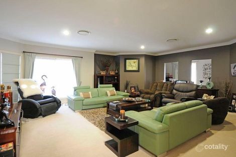 Property photo of 16 Sir Bruce Small Boulevard Benowa QLD 4217