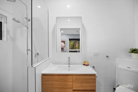 Property photo of 8 Speedy Close Bentley Park QLD 4869