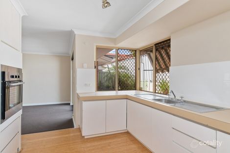 5/8 Bower St, Scarborough, WA 6019