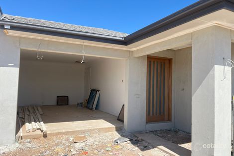 Property photo of 13 Granite Crescent Fraser Rise VIC 3336