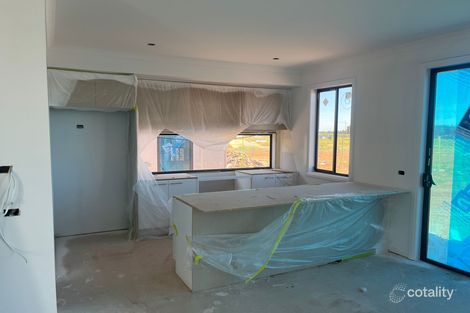 Property photo of 13 Granite Crescent Fraser Rise VIC 3336