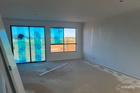 Property photo of 13 Granite Crescent Fraser Rise VIC 3336