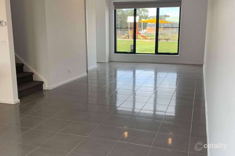 Property photo of 4 McComb Lane Cranbourne VIC 3977