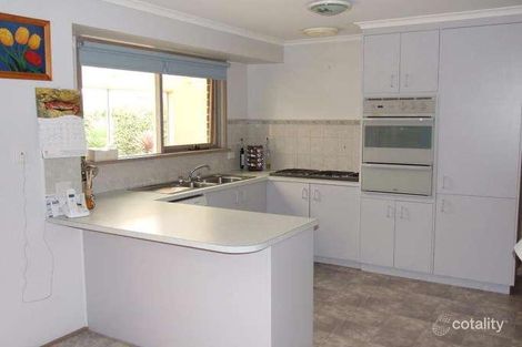 Property photo of 11 Dunbarton Drive Pakenham VIC 3810
