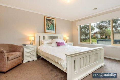 Property photo of 11 Killarney Crescent Pakenham VIC 3810
