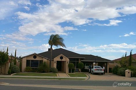 35 Heathfield Dr, Landsdale, WA 6065