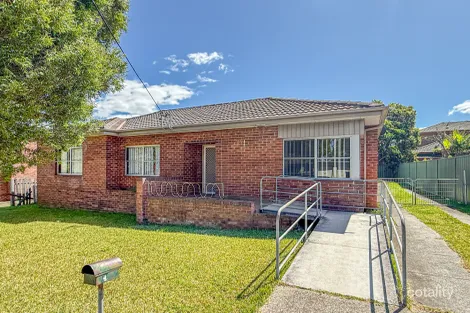 6 Montgomery Ave, Warrawong, NSW 2502