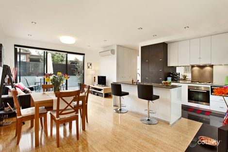 27/17 Robe St, St Kilda, VIC 3182