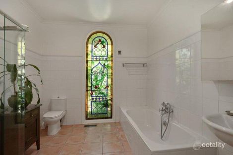 Property photo of 30 Pine Crescent Ringwood North VIC 3134