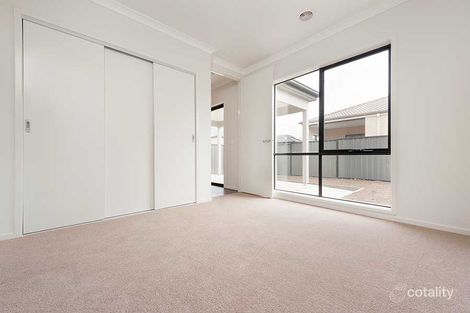 64 Bluebell Dr, Craigieburn, VIC 3064