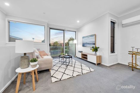 Property photo of 16 Topal Drive Officer VIC 3809