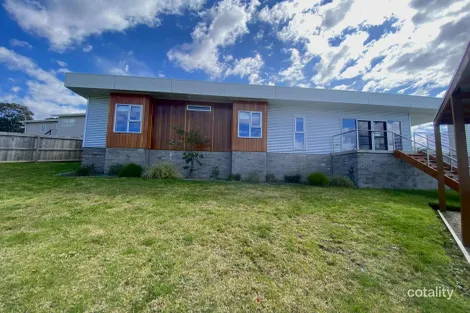 Property photo of 5 Hakea Court Mallacoota VIC 3892