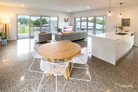 Property photo of 5 Hakea Court Mallacoota VIC 3892