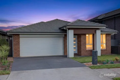 15 Hansford St, Oran Park, NSW 2570