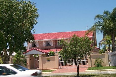 472 Oxley Dr, Runaway Bay, QLD 4216