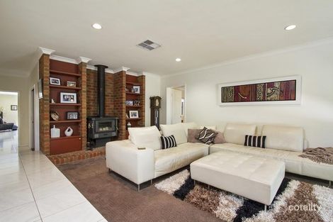 Property photo of 40 Akoonah Drive Golden Square VIC 3555