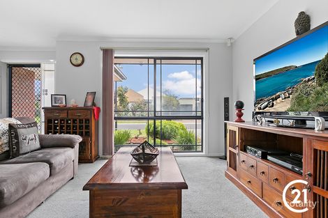 Property photo of 25 Stringy Bark Circuit Pakenham VIC 3810