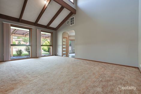 Property photo of 98 Landscape Drive Mooroolbark VIC 3138