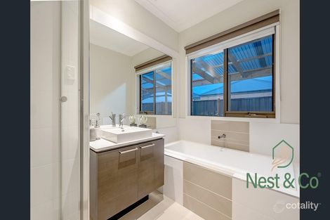 Property photo of 10 Geyser Street Craigieburn VIC 3064