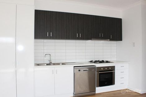 Property photo of 2/30 Suspension Street Ardeer VIC 3022